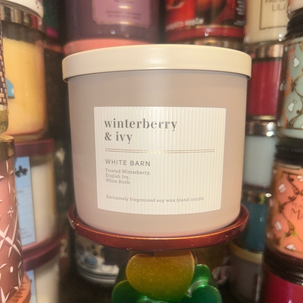 Bath and Body Works Winterberry Ivy 3 Wick Candle